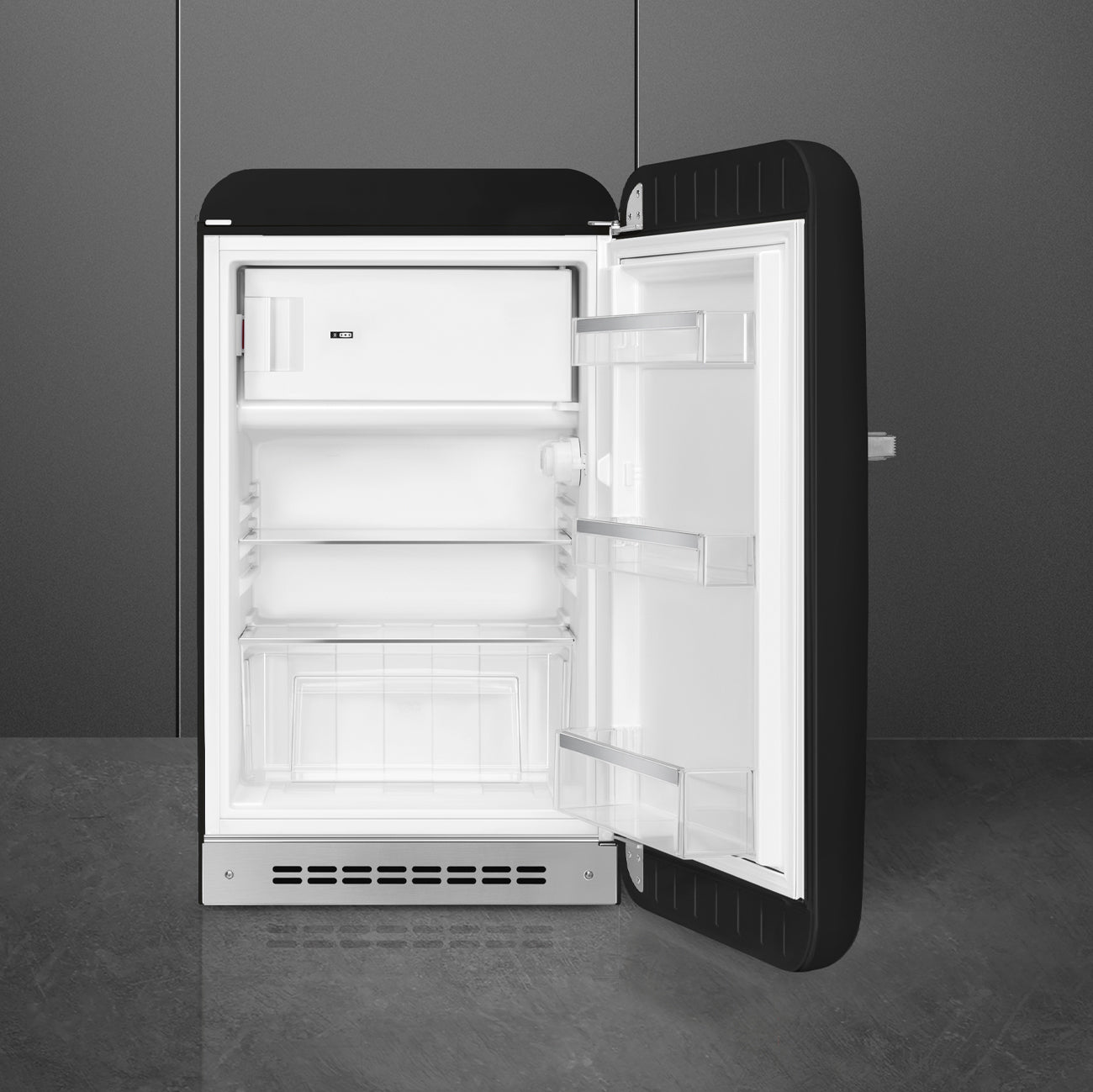 Smeg FAB10R6 Retro Style Refrigerator 121L