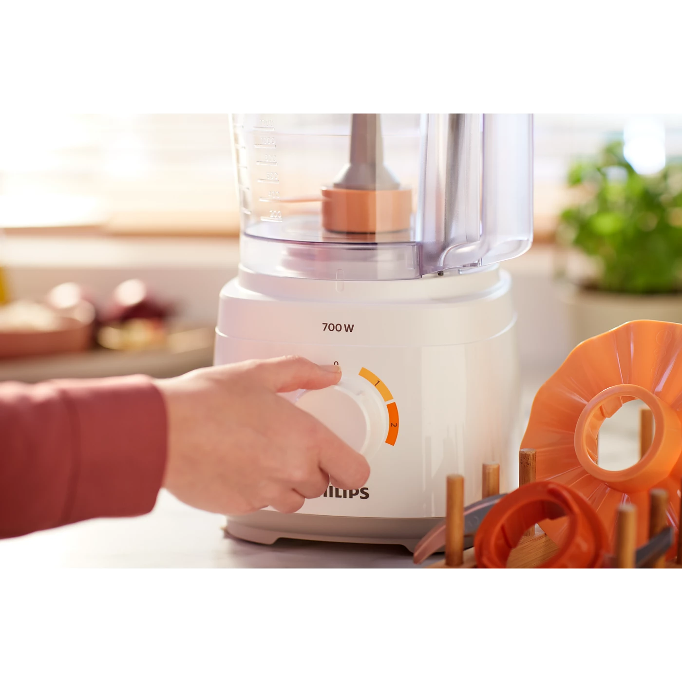 محضر طعام صغير من Philips، أبيض - HR7310/01